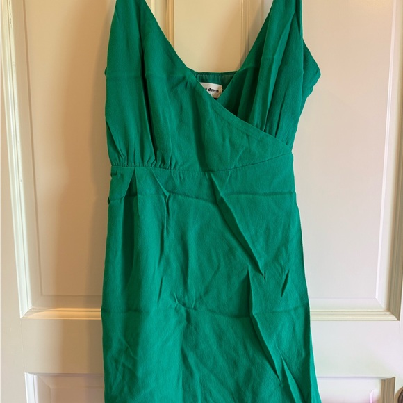 Elegant Green Wrap Romper - Picture 2 of 4